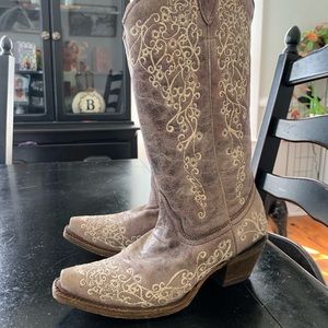 Corral boots
